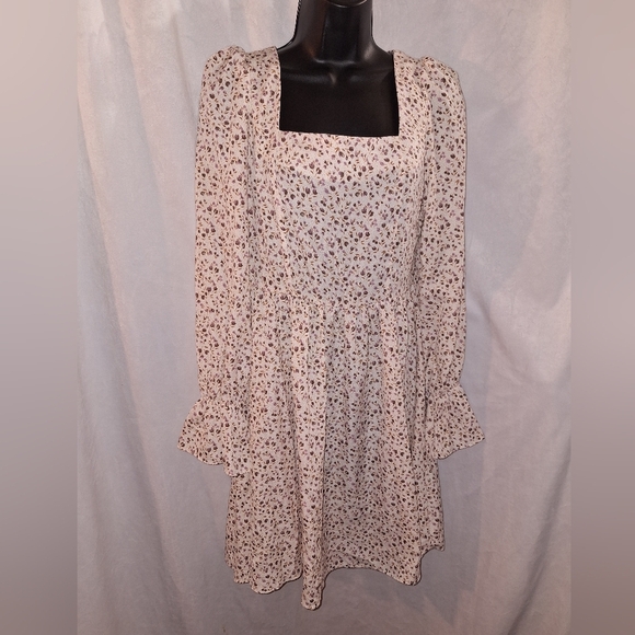 Floral Mini Dress with Square Neckline - Picture 2 of 4